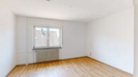 Großzügige 3-Zimmer-Wohnung mit schönem Balkon und Garage, Ettlingen-Bruchhausen - 1OG, Schlafen 2