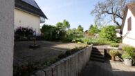 Vielseitige Doppelhaushälfte mit 2 Wohneinheiten und schönem Gartengrundstück, Ettl.-Schöllbronn - Garten